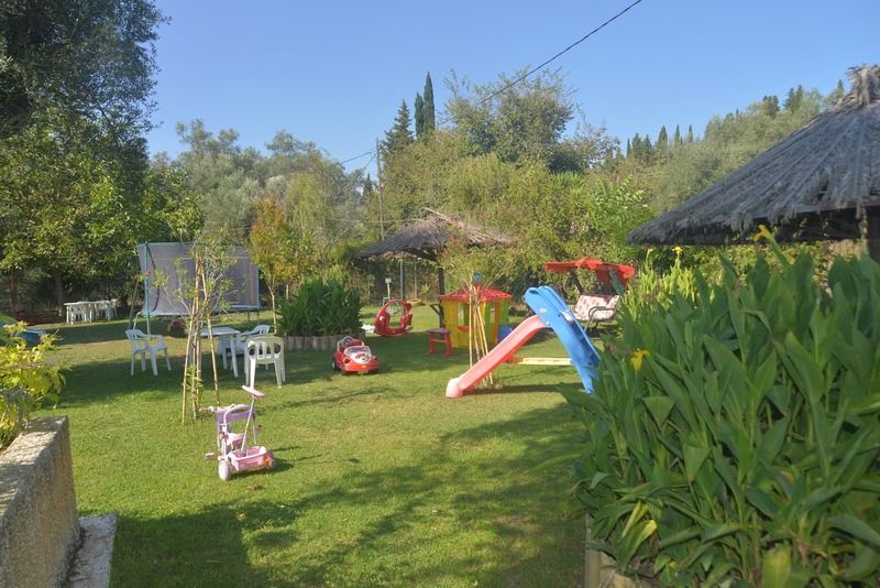 Spiti Nikos Aparthotel Danilia Bagian luar foto