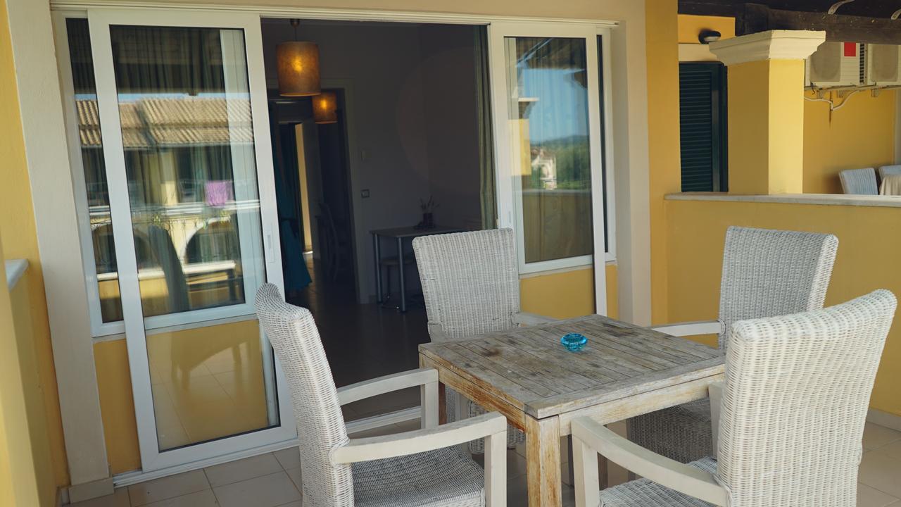 Spiti Nikos Aparthotel Danilia Bagian luar foto