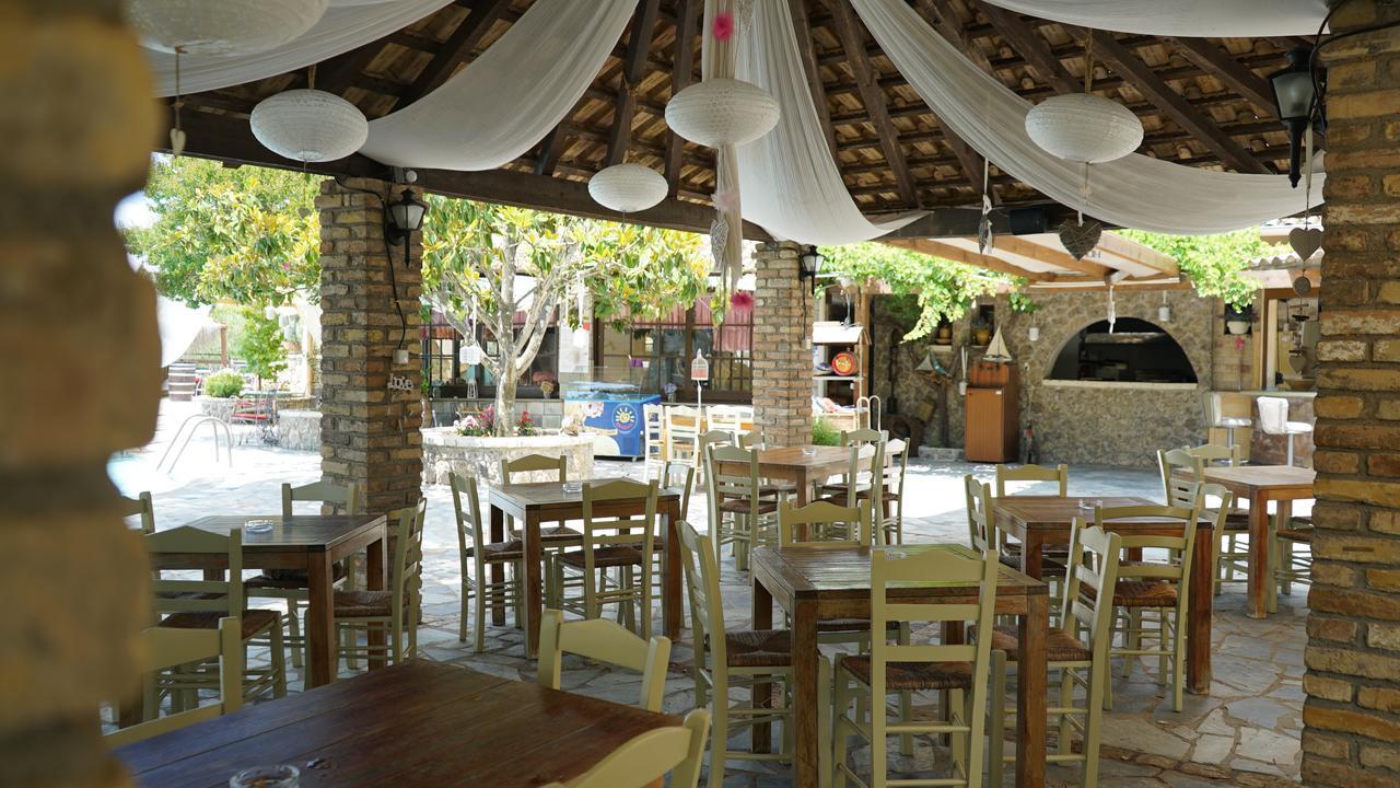 Spiti Nikos Aparthotel Danilia Bagian luar foto