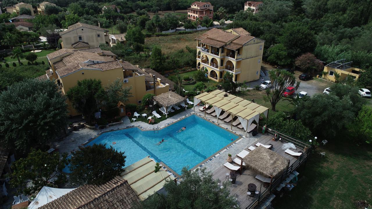 Spiti Nikos Aparthotel Danilia Bagian luar foto