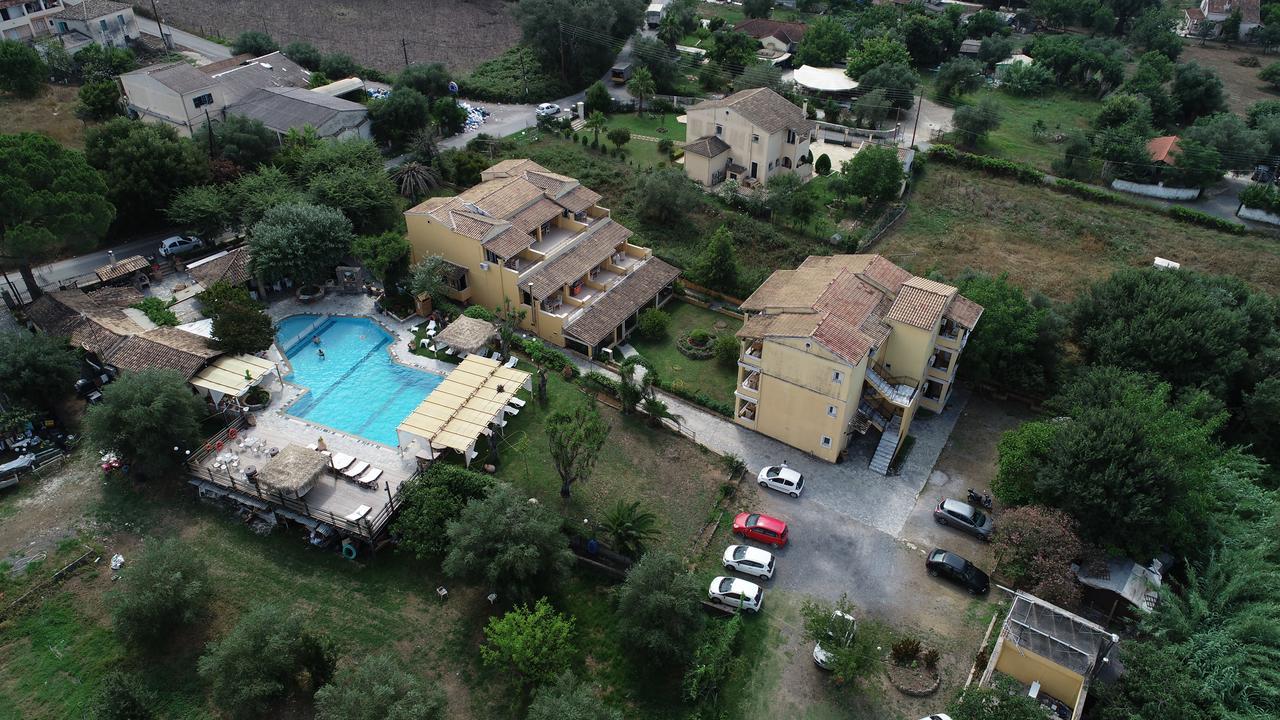 Spiti Nikos Aparthotel Danilia Bagian luar foto