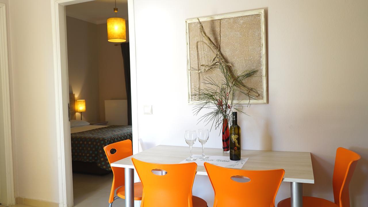 Spiti Nikos Aparthotel Danilia Bagian luar foto